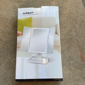 Air Expect Tri- Fold LED Cosmetic Mirror!!